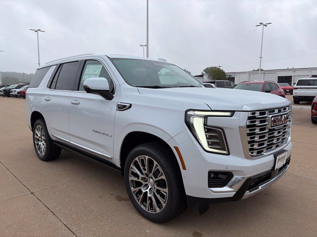 New 2026 GMC Yukon Denali w/ Denali Reserve Package AWD/4WD image 1