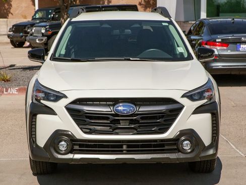 Used 2025 Subaru Outback Premium AWD/4WD image 3