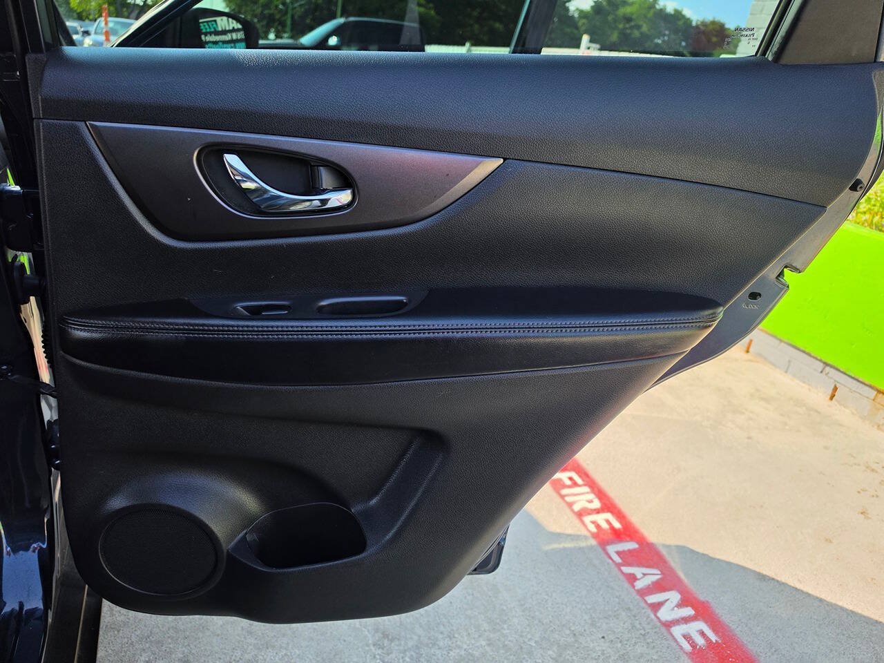 Used 2014 Nissan Rogue S FWD image 21