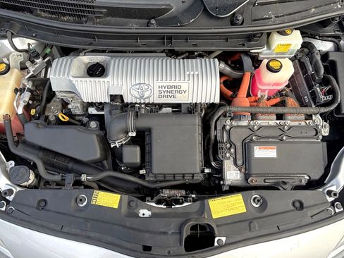 Used 2013 Toyota Prius Three image 26