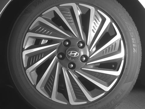 Used 2025 Hyundai Sonata SEL FWD image 12
