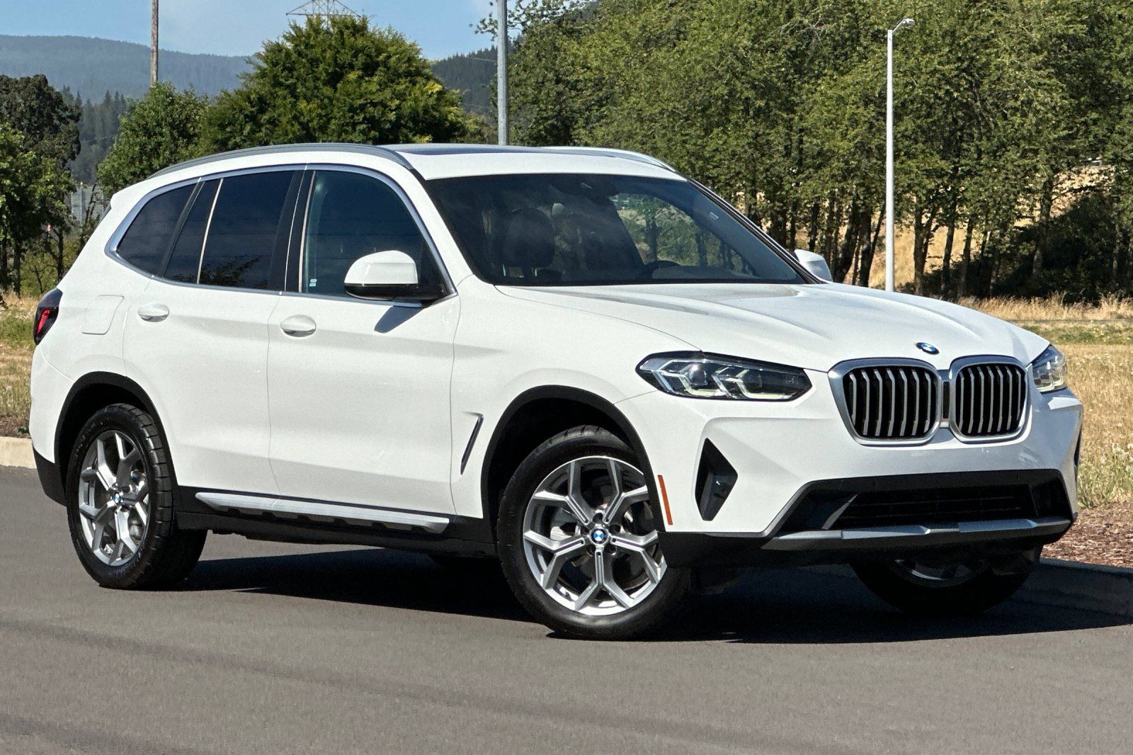 Used 2024 BMW X3 xDrive30i AWD/4WD image 1
