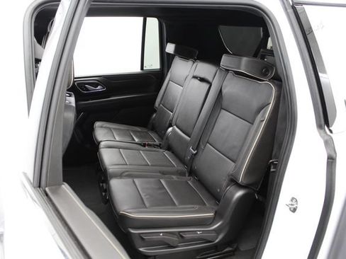 Used 2022 GMC Yukon XL SLT w/ SLT Luxury Package AWD/4WD image 20