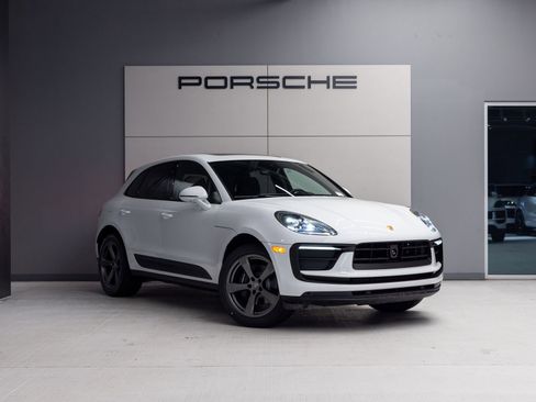 Used 2026 Porsche Macan AWD/4WD image 9