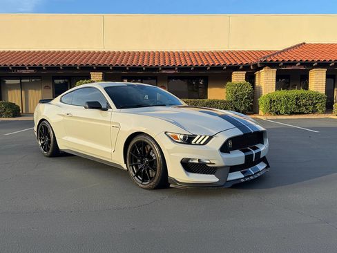 Used 2016 Ford Mustang Shelby GT350 w/ Technology Package image 7