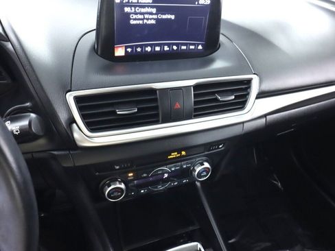 Used 2017 MAZDA MAZDA3 Touring FWD image 15