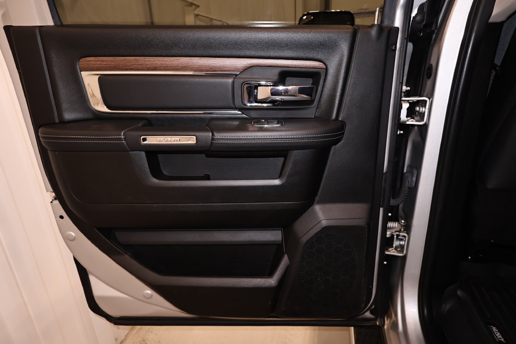 Used 2018 RAM 2500 Laramie w/ Convenience Group AWD/4WD image 12