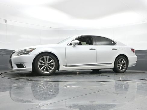 Used 2013 Lexus LS 460 AWD w/ Comfort Pkg image 31