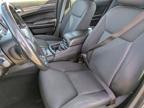 Used 2021 Chrysler 300 Touring image 25