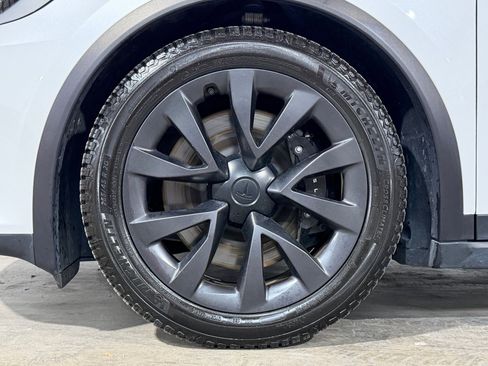 Used 2023 Tesla Model X image 11
