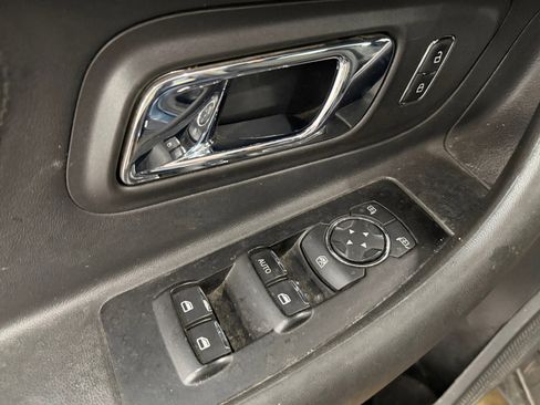 Used 2018 Ford Taurus SEL FWD image 19