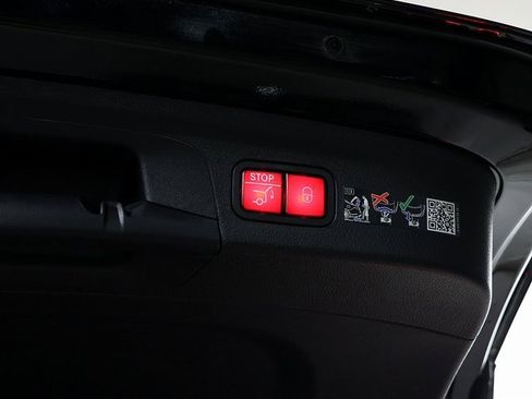 Certified 2026 Mercedes-Benz GLE 450 4MATIC image 33