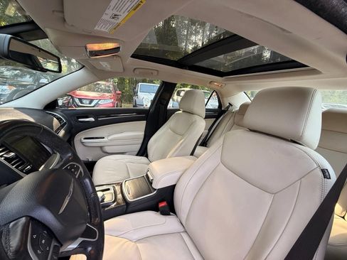 Used 2015 Chrysler 300 Limited RWD image 52