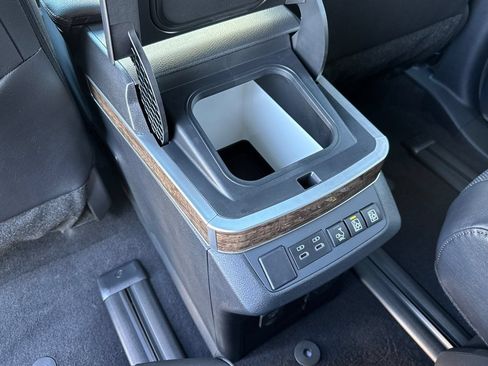 New 2026 Toyota Sienna Platinum AWD/4WD image 15