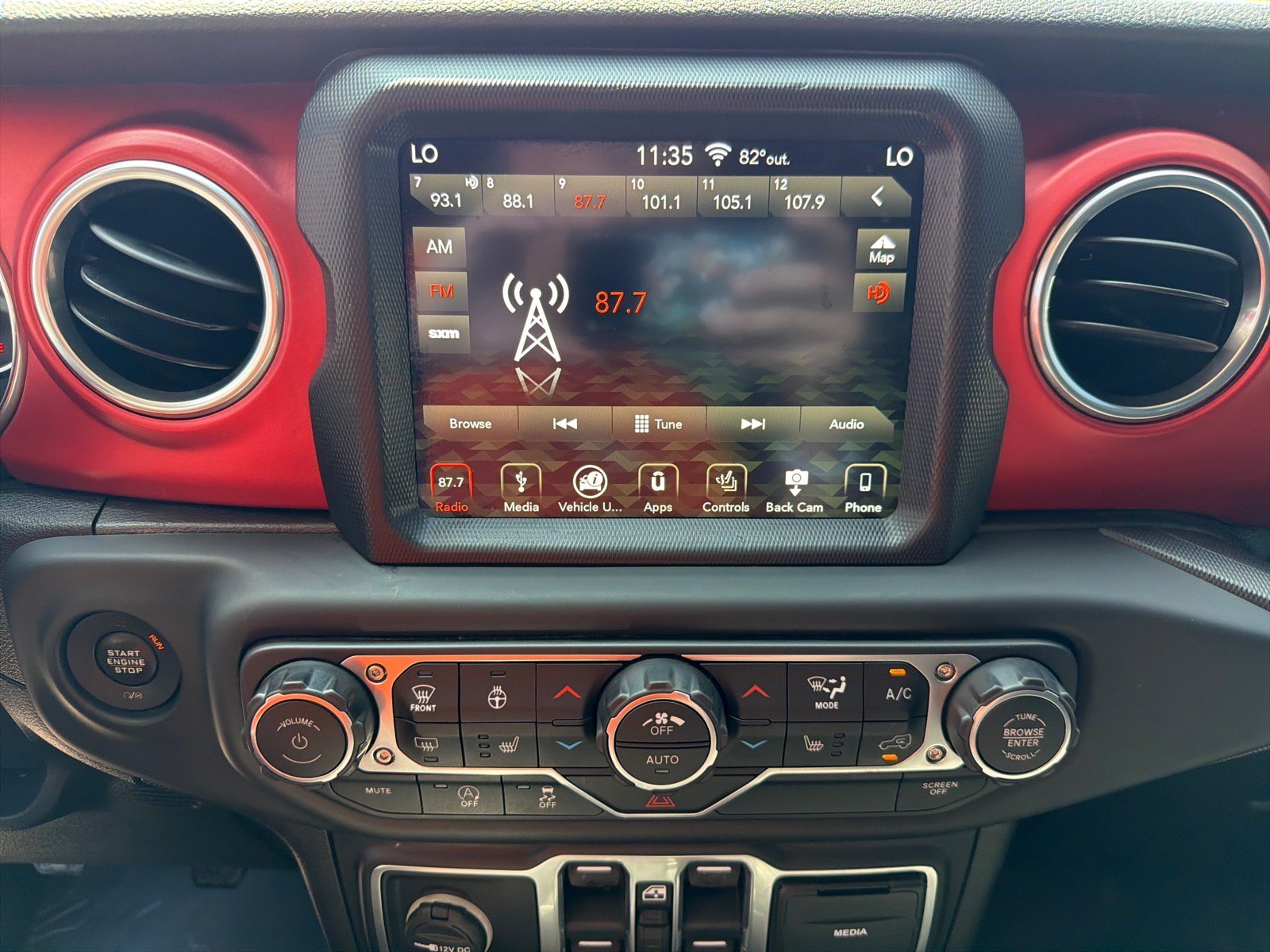 Used 2018 Jeep Wrangler Unlimited Rubicon AWD/4WD image 15