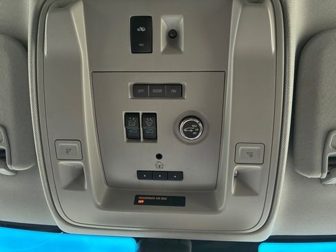 Used 2016 Cadillac Escalade Premium AWD/4WD image 25