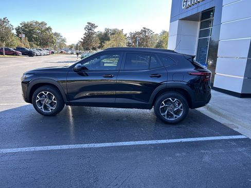 New 2025 Chevrolet Trax LT w/ Driver Confidence Package image 6