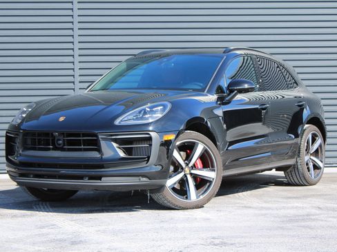 Certified 2024 Porsche Macan S image 1