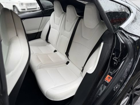 Used 2018 Tesla Model S 100D image 31