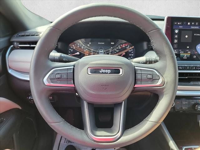 Used 2025 Jeep Compass Limited AWD/4WD image 19