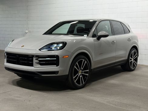 Certified 2024 Porsche Cayenne AWD/4WD image 1