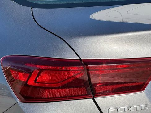 Used 2023 Kia Forte LXS image 11