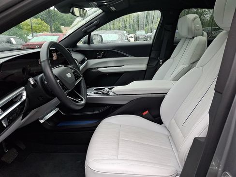 Used 2024 Cadillac Lyriq Sport RWD image 13