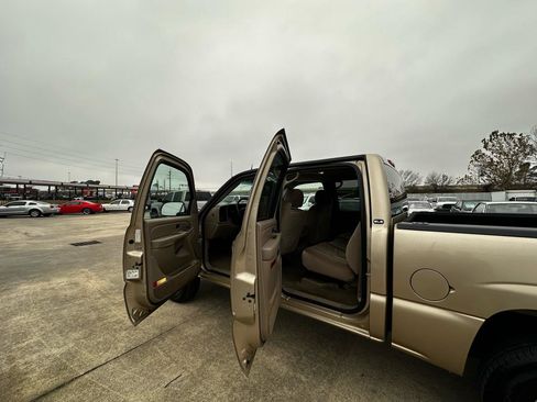 Used 2005 GMC Sierra 1500 SLE w/ Off-Road Package image 55
