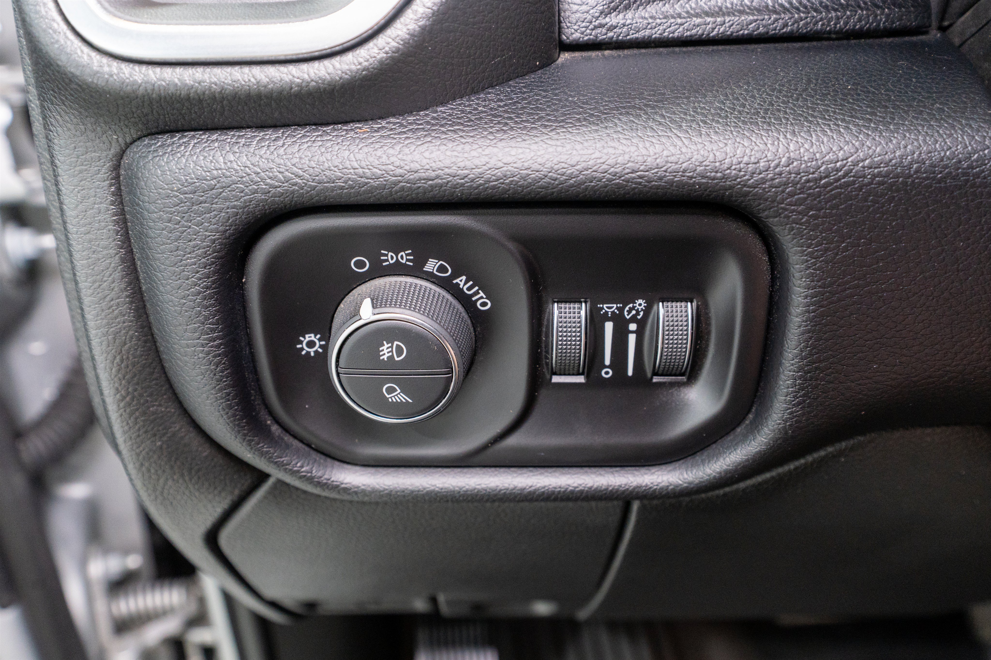Used 2026 RAM 2500 Laramie AWD/4WD image 31