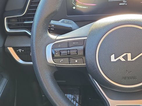 Used 2024 Kia Sportage LX FWD image 17