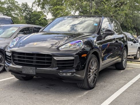 Used 2015 Porsche Cayenne Turbo AWD/4WD image 3