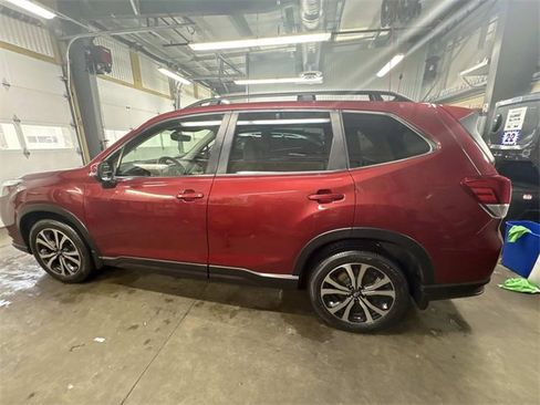 Used 2023 Subaru Forester Limited image 10