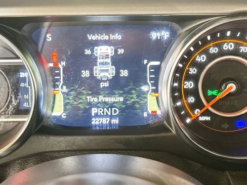 Used 2021 Jeep Wrangler Sport AWD/4WD image 13