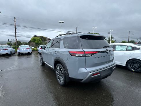 New 2026 Nissan Pathfinder Platinum image 4