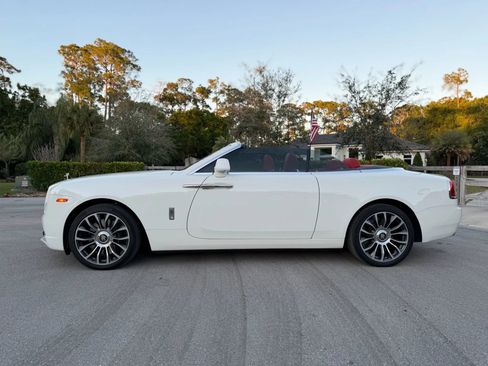 Used 2018 Rolls-Royce Dawn image 6