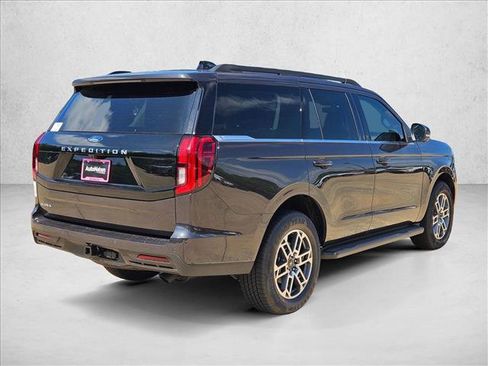 New 2026 Ford Expedition Active RWD image 2