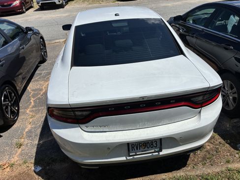 Used 2019 Dodge Charger SXT RWD image 7