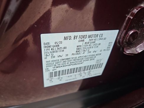 Used 2023 Ford Explorer XLT AWD/4WD image 29