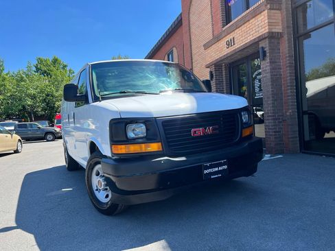 Used 2017 GMC Savana 2500 RWD image 15