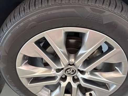 Used 2023 Toyota RAV4 XLE Premium FWD image 14