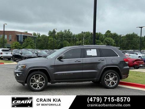 Used 2018 Jeep Grand Cherokee Limited AWD/4WD image 4