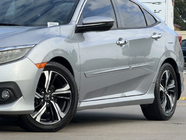Used 2017 Honda Civic Touring image 11