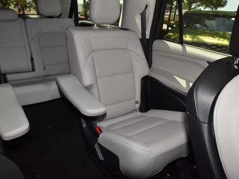 New 2026 Lincoln Navigator L Reserve AWD/4WD image 22