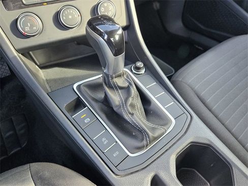 Used 2024 Volkswagen Jetta S image 19