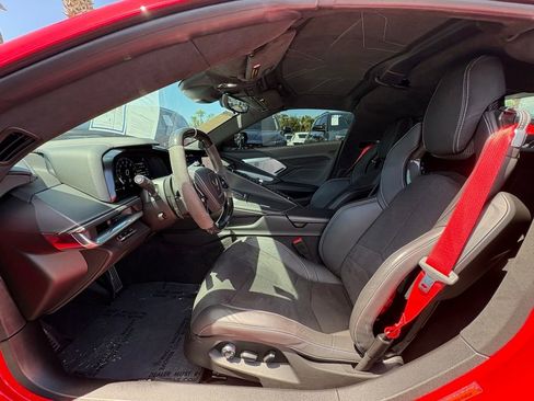 Used 2025 Chevrolet Corvette Z06 RWD image 11