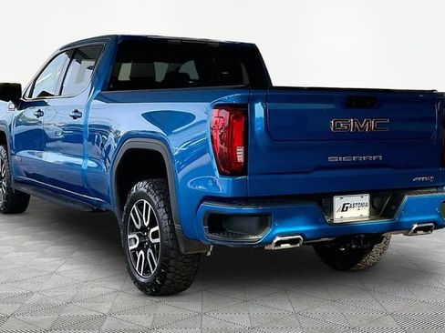 Used 2023 GMC Sierra 1500 AT4 w/ AT4 Premium Package AWD/4WD image 4