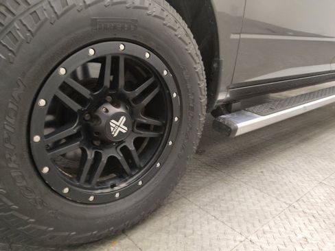 Used 2020 RAM 1500 Classic SLT w/ Luxury Group image 31