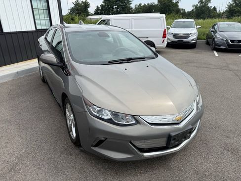 Used 2017 Chevrolet Volt LT FWD image 4