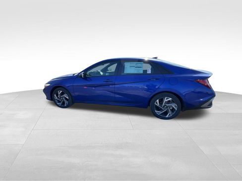 New 2025 Hyundai Elantra SEL image 14