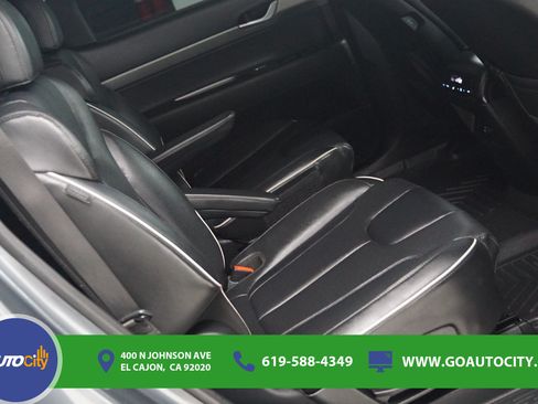 Used 2023 Hyundai Palisade SEL FWD image 13